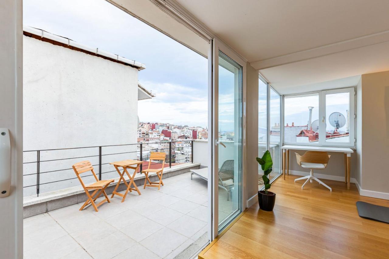 Mesmerizing Flat With Bosphorus View In Beyoglu Apartman Isztambul Kültér fotó